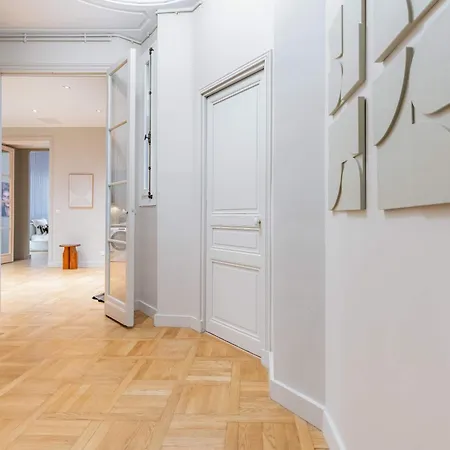Spacious And Elegant 2br Airconditioned Trocadero Lejlighed *