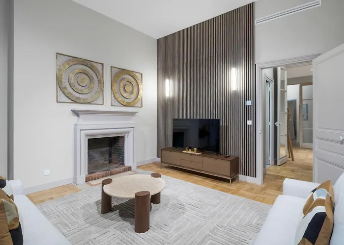 Spacious And Elegant 2br Airconditioned Trocadero דירה *