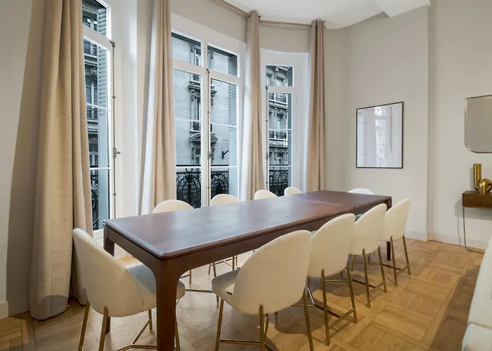 Spacious&elegant 2br Airconditioned Trocadéro Apartamento París