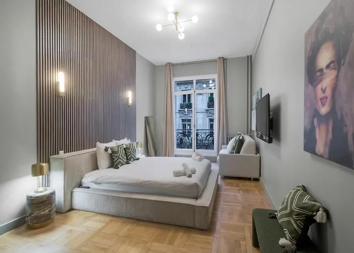 아파트 Spacious And Elegant 2br Airconditioned Trocadero *