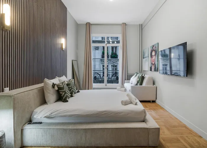Spacious And Elegant 2br Airconditioned Trocadero *